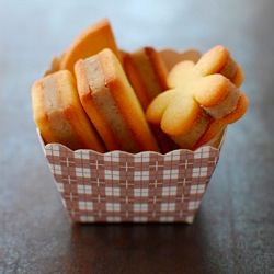 Chestnut Cream Sandwich Cookies