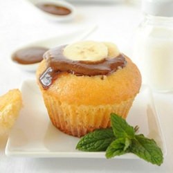 Muffins with Banana & Nutella Sauce
