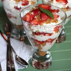 Strawberry Cheesecake Parfaits