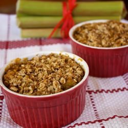 Rhubarb Custard Crumble