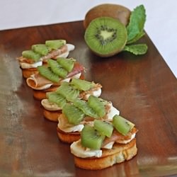 Kiwi Crostini