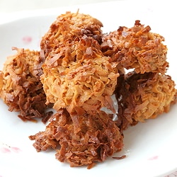Dulce de Leche Coconut Macaroons