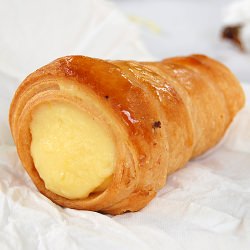 Traditional Italian Cannolo