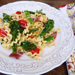 Bacon, Broccoli and Tomato Pasta