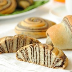 Brioches with Cocoa Layers