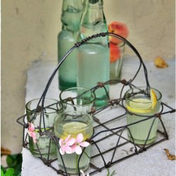 Homemade Ginger Ale & Peach Bubbly