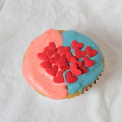Cute Engagement Cupcakes