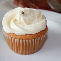 Fresh Mango Cupcakes
