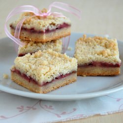Strawberry Crumble Bars