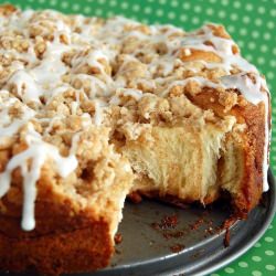 Crumb Topped Cinnamon Rolls