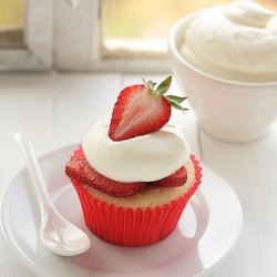 Strawberry N’ Cream Cupcakes