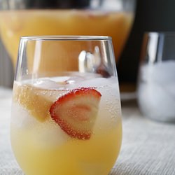 Sake Sangria