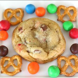 Pretzel M&M Cookies