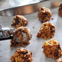 Peanut Butter Granola Bites