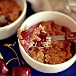 Oaty-Cherry Crumble