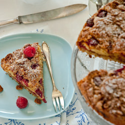 Raspberry Lemon Amaretti Cake