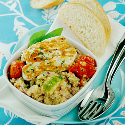 Garlic Halloumi Quinoa Salad