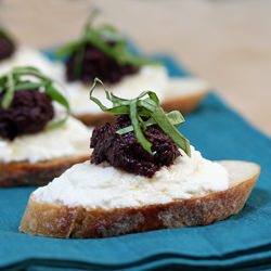 Kalamata Olive Tapenade Crostini