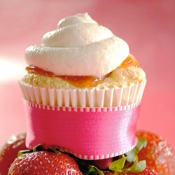 Angel Food Cupcakes w/Strawberry