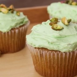 Pistachio (Pudding) Cupcakes