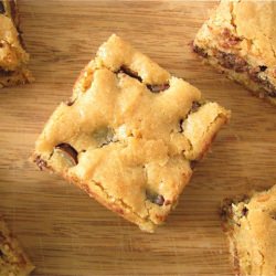 Peanut Butter Chocolate Chips Bars