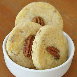 Maple Pecan Shortbread Cookies