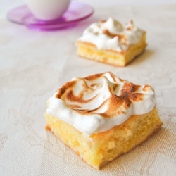 Lemon Meringue Chiffon Cakes