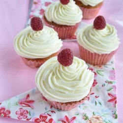 Cupcakes with Raspberry