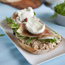 Bruschetta with White Bean Spread