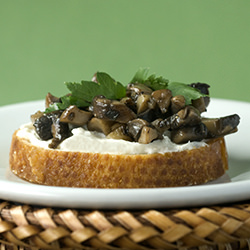 Crostini with Mushrooms and Cheese