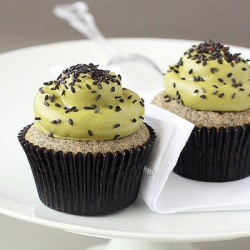 Black Sesame Matcha Cupcakes