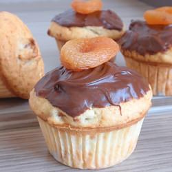 Apricot Muffins [in Bulgarian]