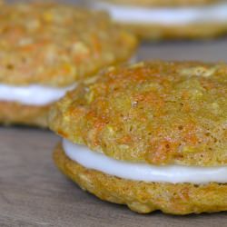 Carrot Cake Whoopie Pie
