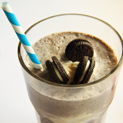 Oreo Milkshakes & Chocolate Syrup