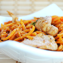 Peanut Chicken Chow Mein