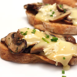 Toasts with Sauteed Mushrooms and