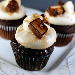 Snickers Cupcakes