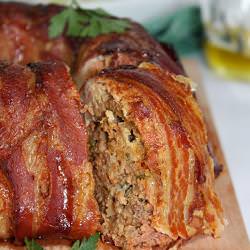 Kuglof with Minced Meat and Bacon