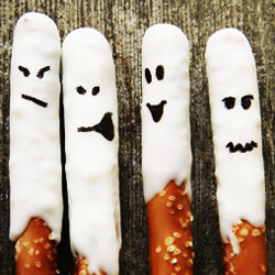 Ghost Chocolate Covered Pretzels