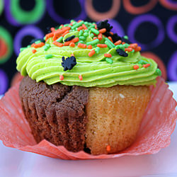 Halloween Half-and-Half Cupcakes