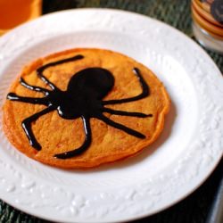Pumpkin Pancakes w Cinnamon Syrup