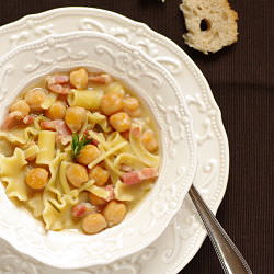 Pasta and Chickpeas Soup