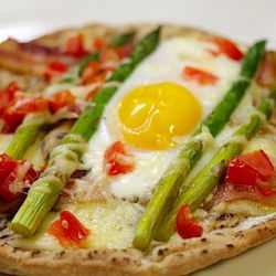 Asparagus, Bacon, & Egg Pita Pizza
