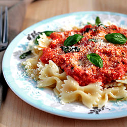 Farfalle with Tomato-Cheese Sauce