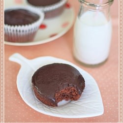 Almond-Chocolate Cupcake