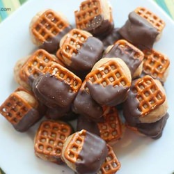 Peanut Butter Pretzel Bites