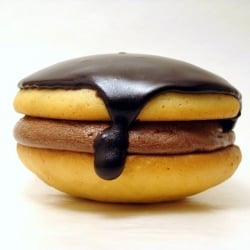 Boston Cream Whoopie Pies