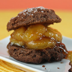 Devilish Shortcake with Bananas