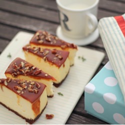Caramel Pecan Cheesecake