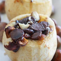 Roasted Apples with Hazelnuts